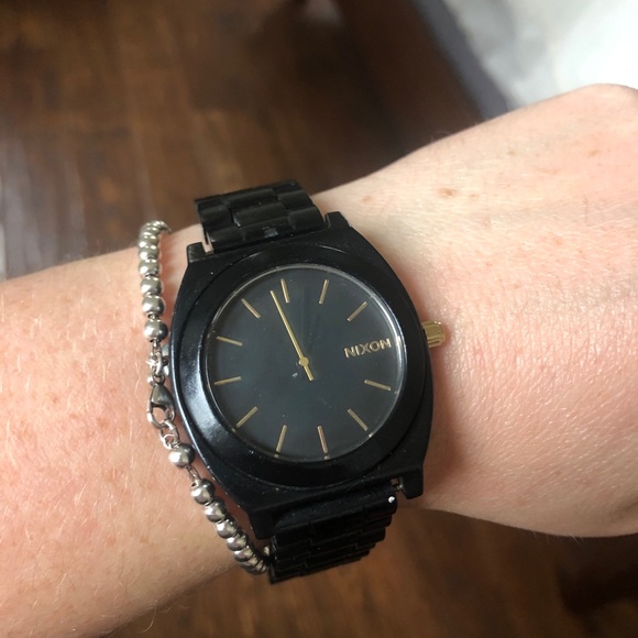 Black Nixon Watch - Picture 7 of 7